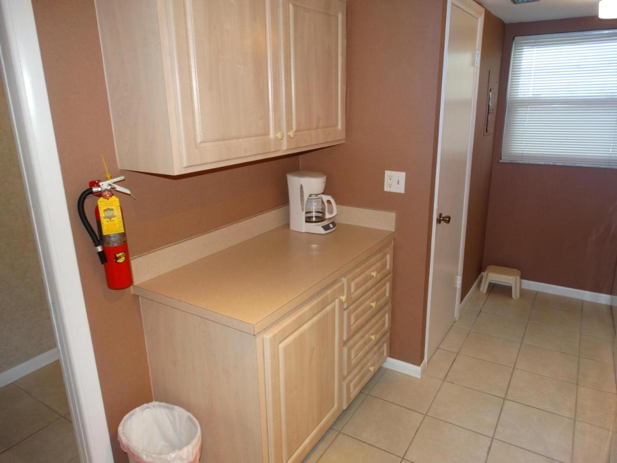 Spanish Main 66- Direct Oceanfront Condo! ココアビーチ エクステリア 写真